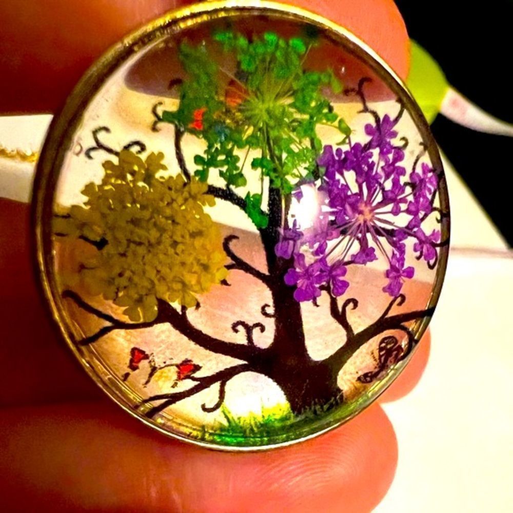 • REAL DRIED FLOWERS • TREE glass dome pendant Necklace •